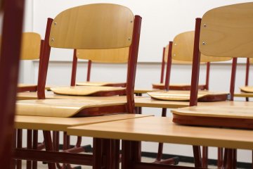 pusta klasa w szkole pusta klasa