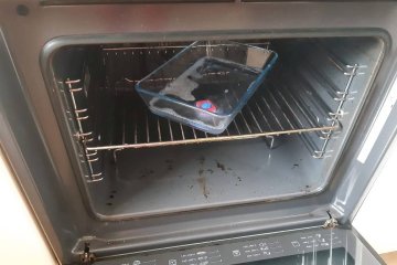 piekarnik, czyszczenie piekarnika, tabletka do zmywarki do piekarnika, czyszczenie tabletką do zmywarki, domowe triki, sposób na wyczyszczenie piekarnika