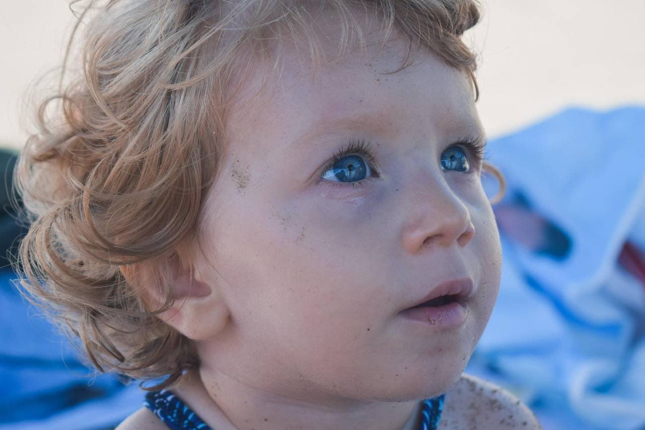 podcinanie skrzydeł dziecku, poczucie własnej wartości, miłość do dziecka, silna psychika, wsparcie dziecka