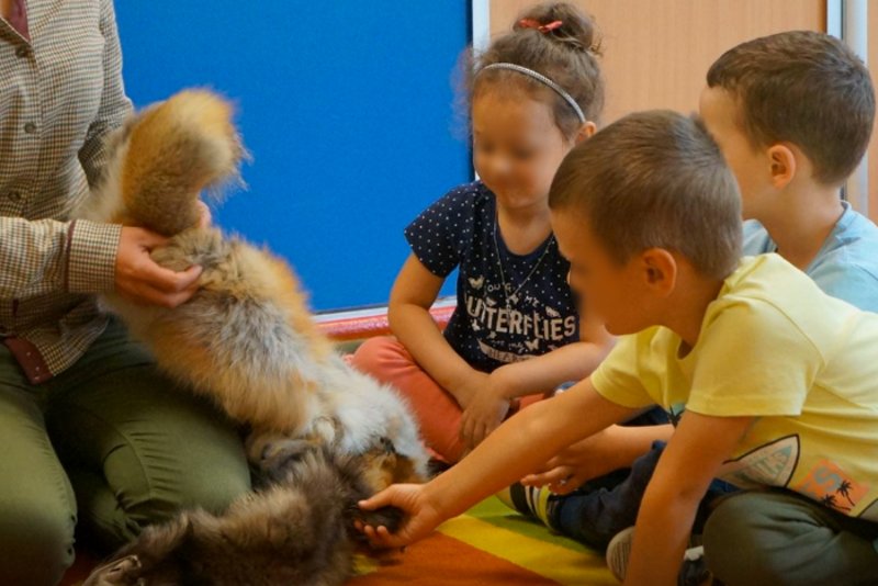 Kontrowersyjne warsztaty w przedszkolu z myśliwymi.