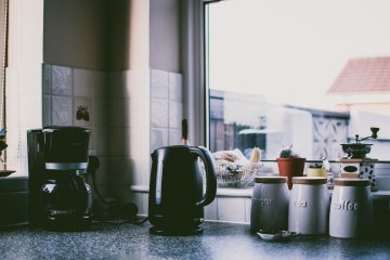 blat kuchenny, kuchnia, czajnik, czajnik elektryczny, kamień w czajniku, odkamienić czajnik
