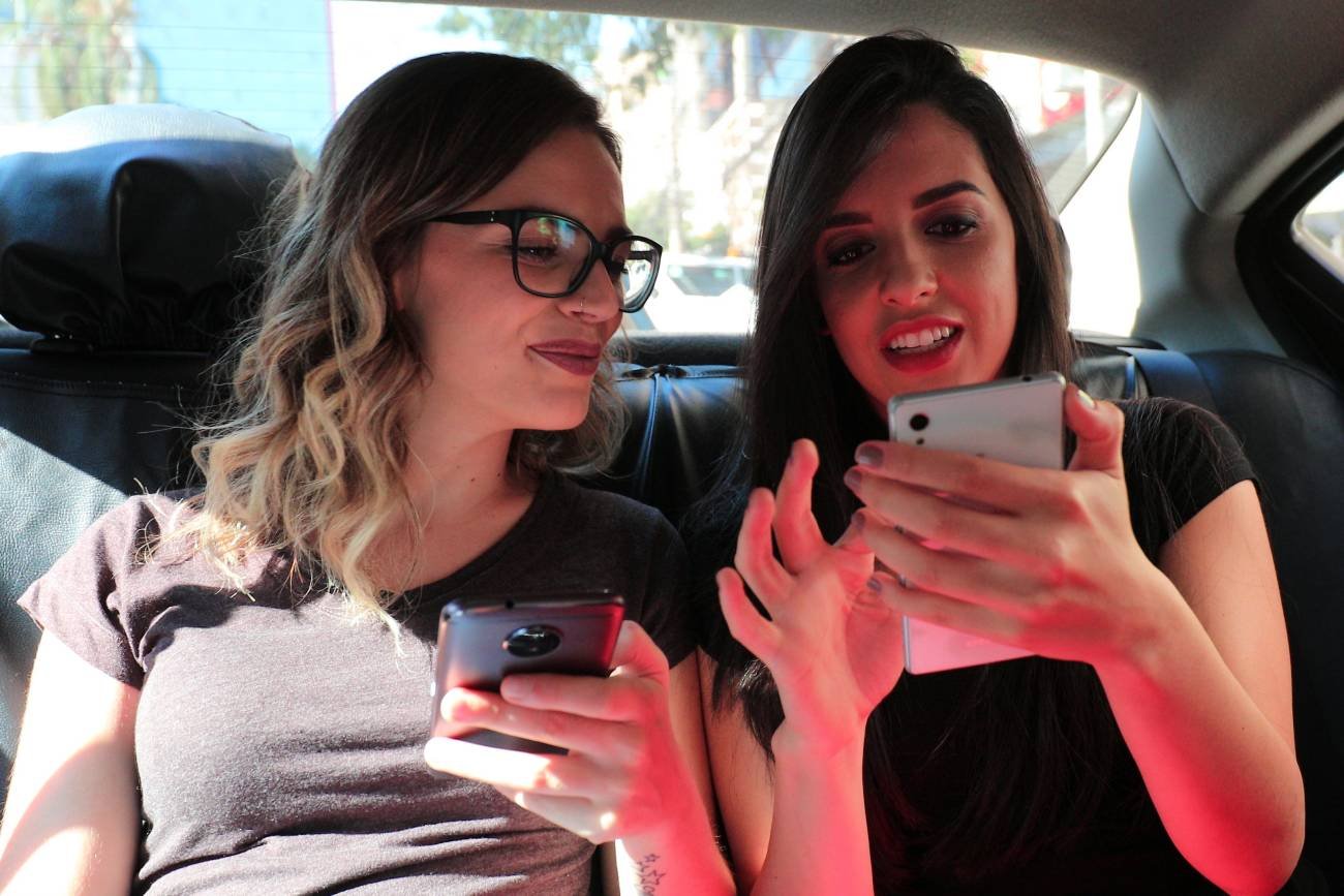 "Pebbling" to nowy trend w relacjach. Nie tylko w związkach, ale też innych znajomościach