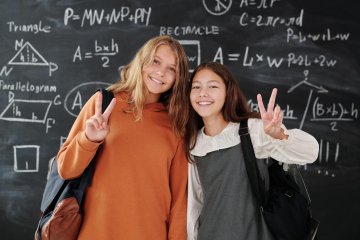 W tegorocznej kampanii promocyjnej na nowy rok szkolny producent komputerów przenośnych Lenovo oferuje kompletującym wyprawkę szkolną rodzicom zakup nowoczesnego laptopa ze stylowym plecakiem w prezencie.