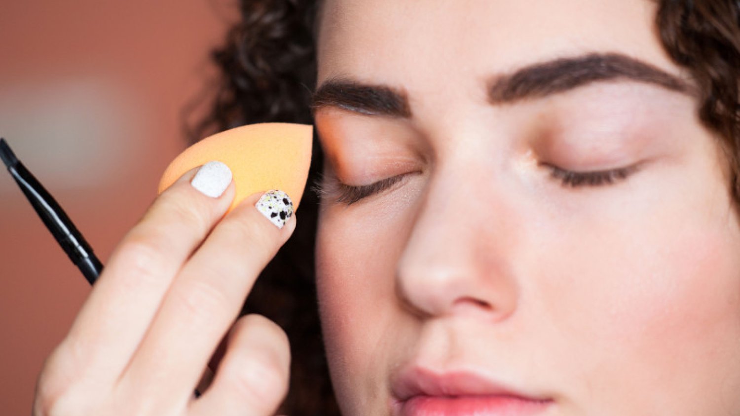 Jak stosować Beauty blender?