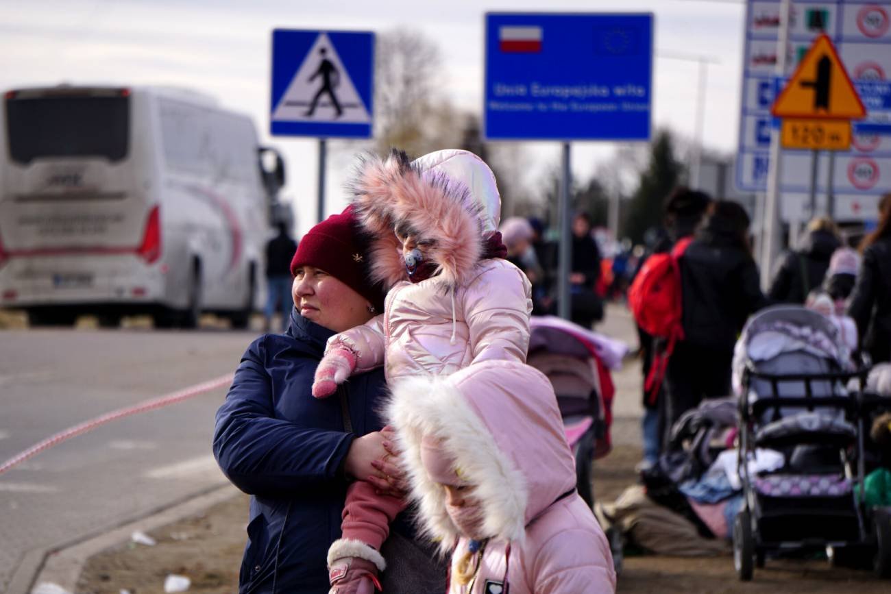 mieszkanie dla uchodźców, pokój dla uchodźców, pomoc Ukrainie, miejsce do spania dla Ukrainek z dziećmi