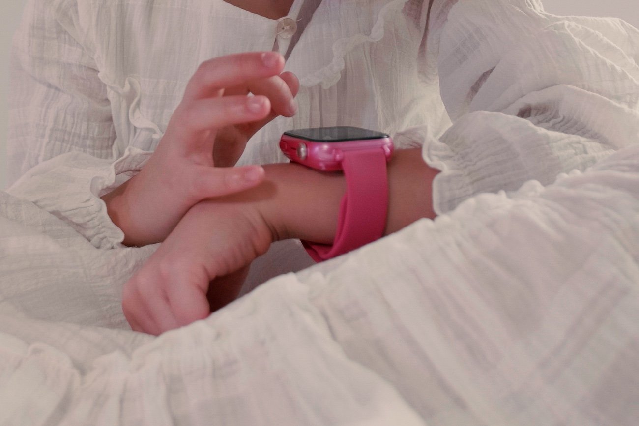 Jego odcień przyciąga spojrzenia. Jednak ten zegarek ma do zaproponowania znacznie więcej