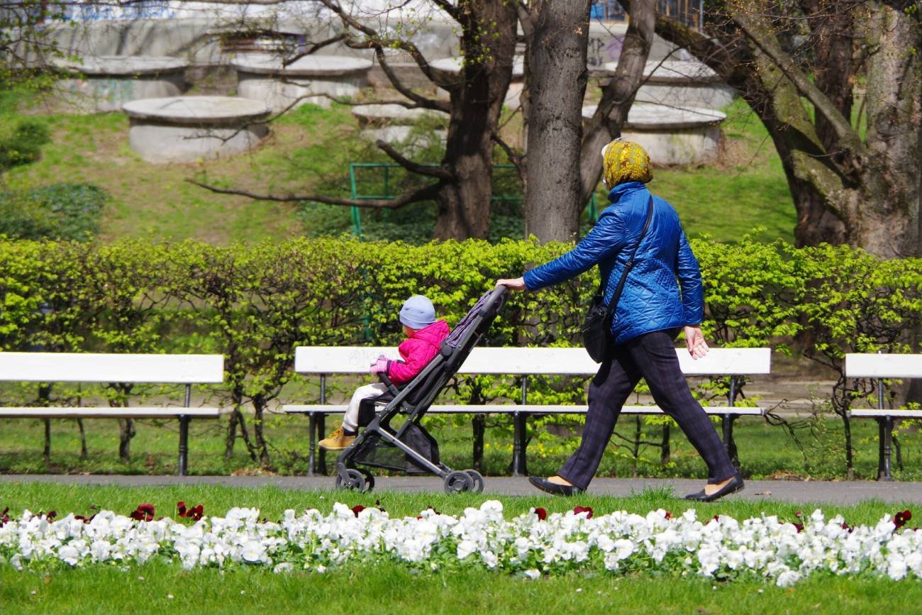 samodzielność, wożenie wózkiem, dziecko w wózku, wózek dla kilkulatka, dziecko w spacerówce, wózkiem do przedszkola, nauka samodzielności