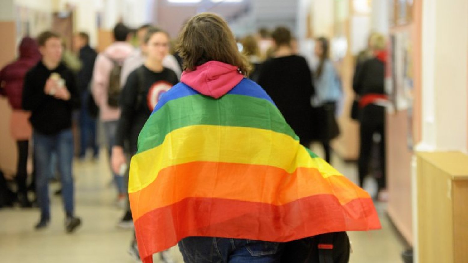 Dyrektorzy i nauczyciele dostali od "Solidarności" pouczenie w sprawie "Tęczowego Piątku"...