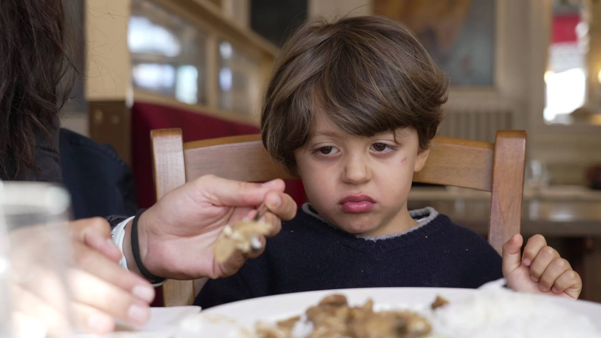 Twoje dziecko wcale nie musi być niejadkiem. Pediatra: "Wina leży najczęściej w rodzinie"