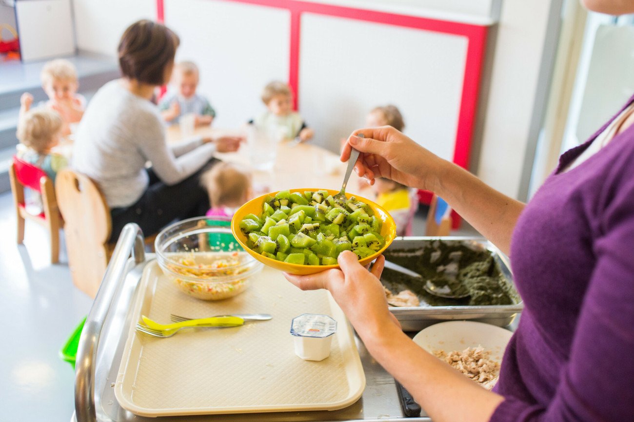 Wielki Post, a w przedszkolu ani śladu szacunku dla zasad. Talerzyk dobitnym dowodem
