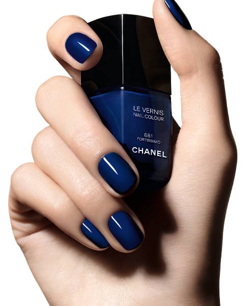 Lakier z kolekcji Blue Rythm Chanel