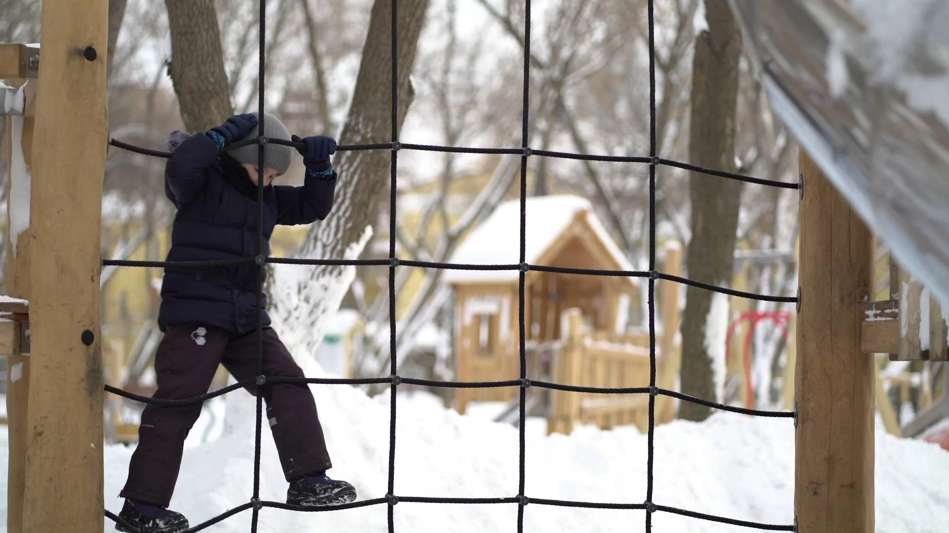 Dzieci nie potrafią dziś zrobić przysiadu. Fizjoterapeutka: "94 proc. dzieci ma braki w ruchach"