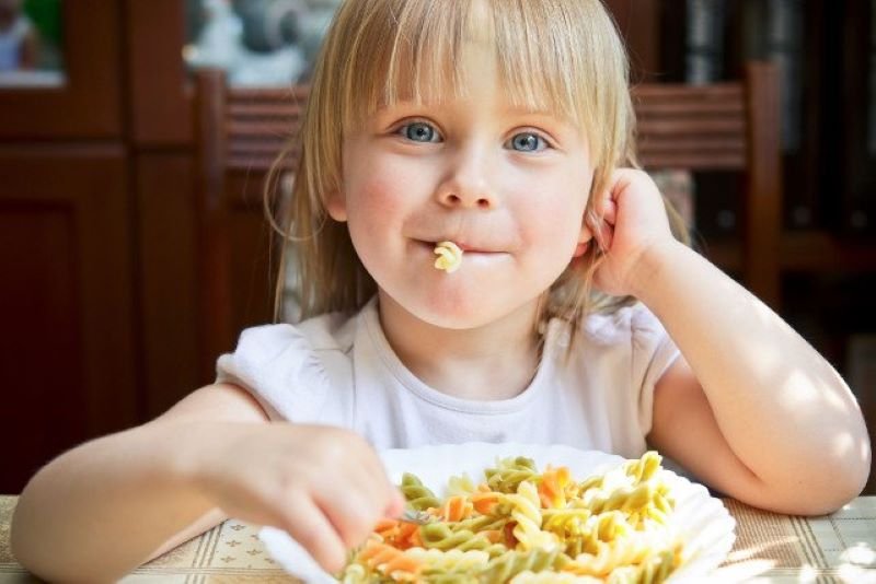 Polska Akcja Humanitarna chce wesprzeć polskie dzieci i uchodźców