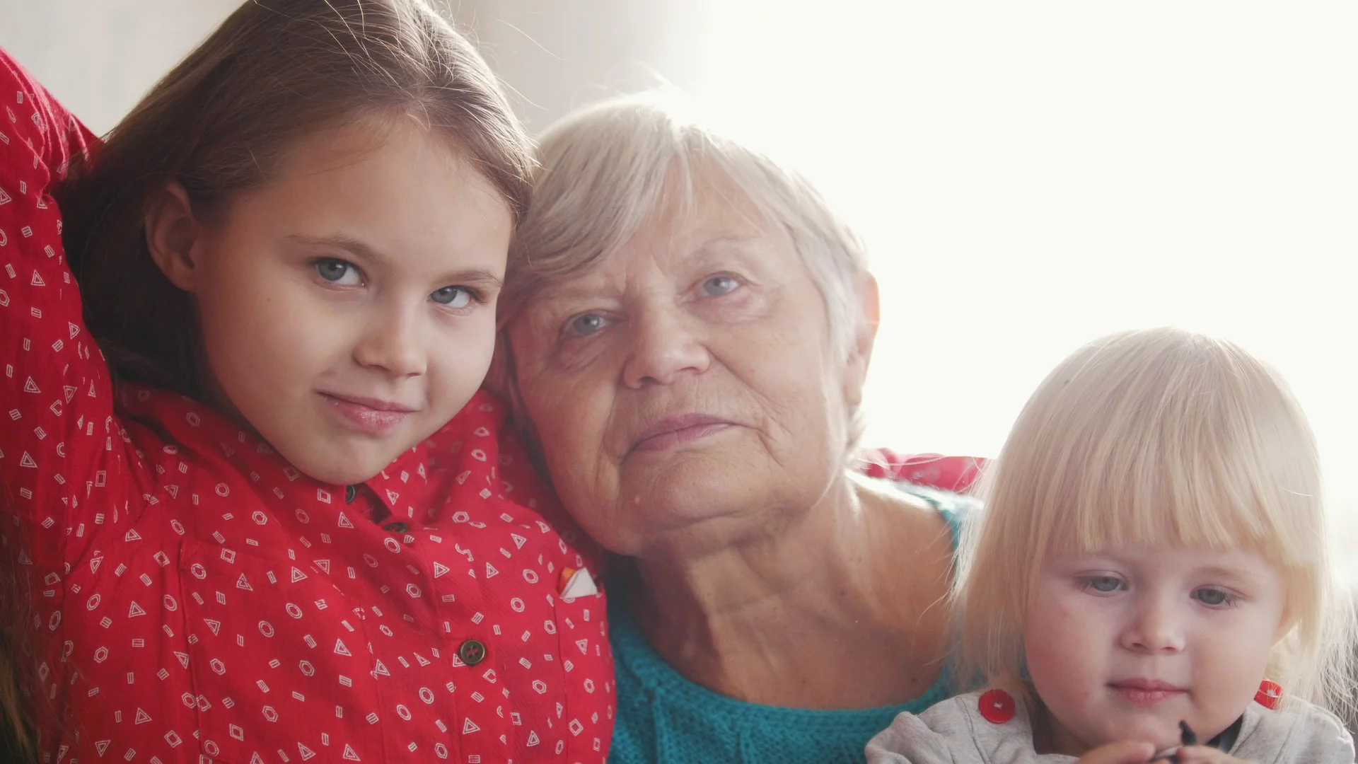 babcia z wnuczkami babcia z wnuczkami