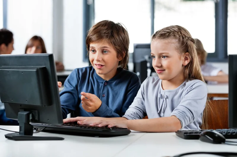 Kodować każdy może. Zdolność programowania, która uczy umiejętności analitycznego i logicznego myślenia, warto rozwijać od najmłodszych lat