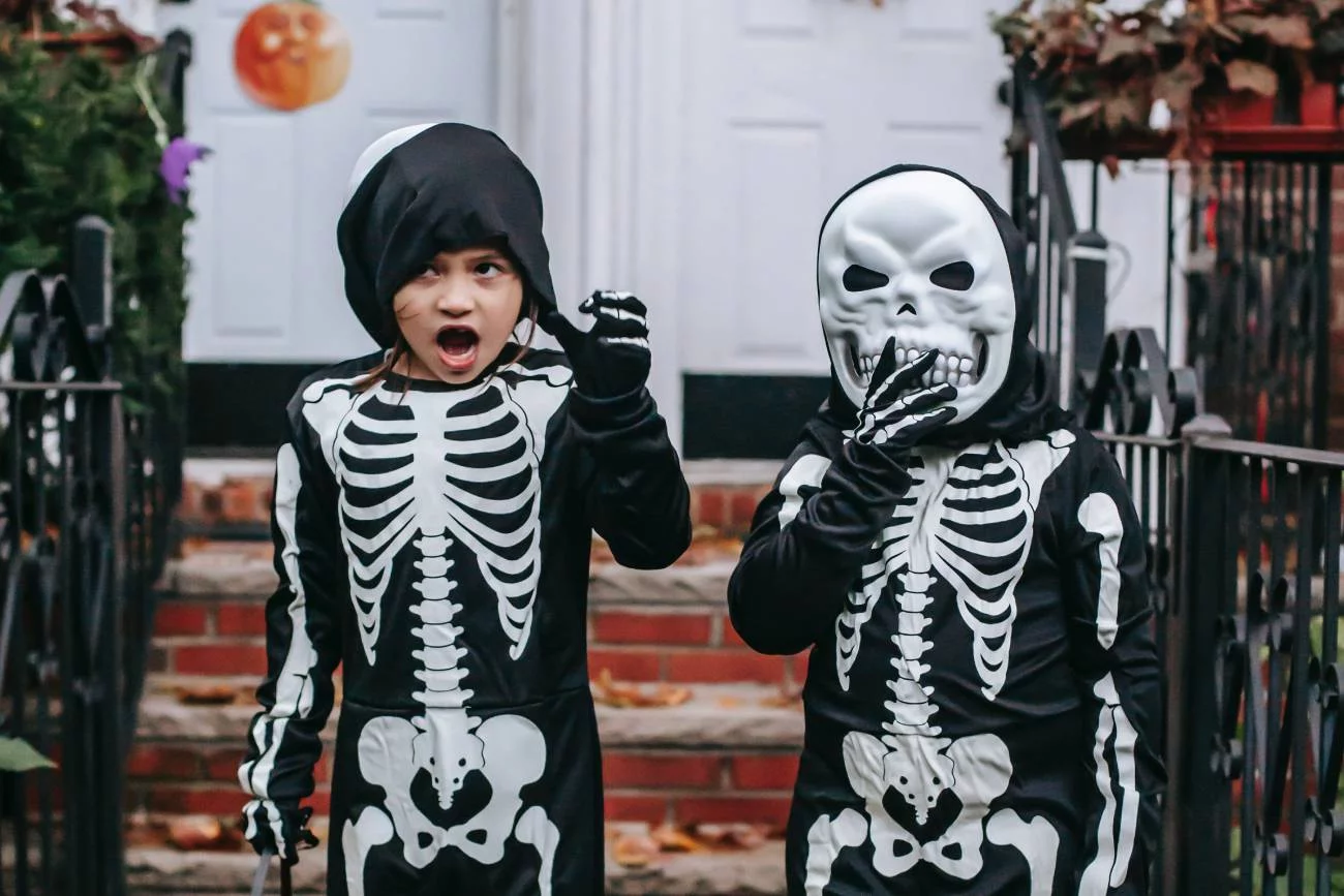 święto zmarłych, Wszystkich świętych, dzień zaduszny, halloween, święta w kościele, radosne święta, zabawy na halloween, impreza tematyczna, impreza na halloween