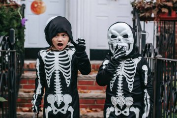 święto zmarłych, Wszystkich świętych, dzień zaduszny, halloween, święta w kościele, radosne święta, zabawy na halloween, impreza tematyczna, impreza na halloween