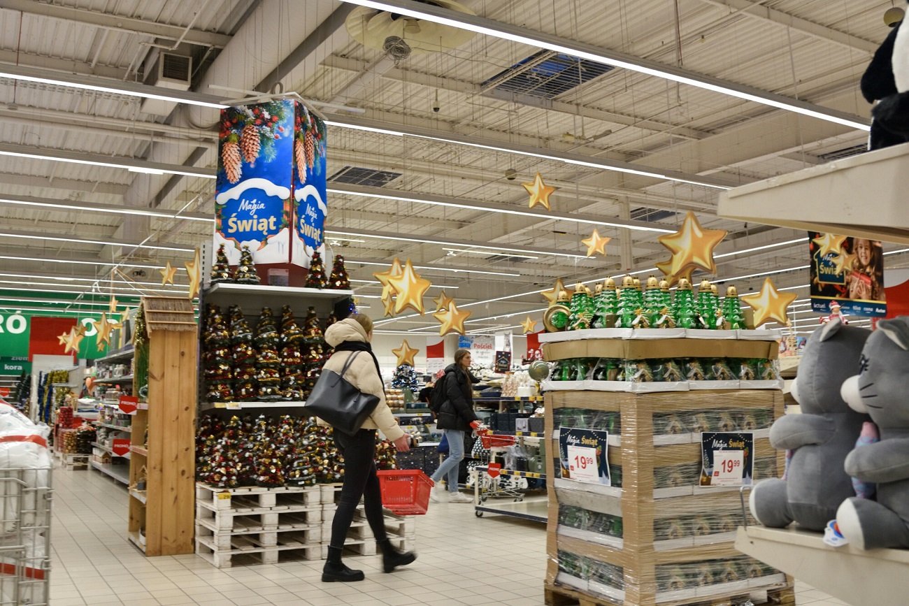 Matka użyła w sklepie dziecka jako karty przetargowej. Ojciec nie dał za wygraną