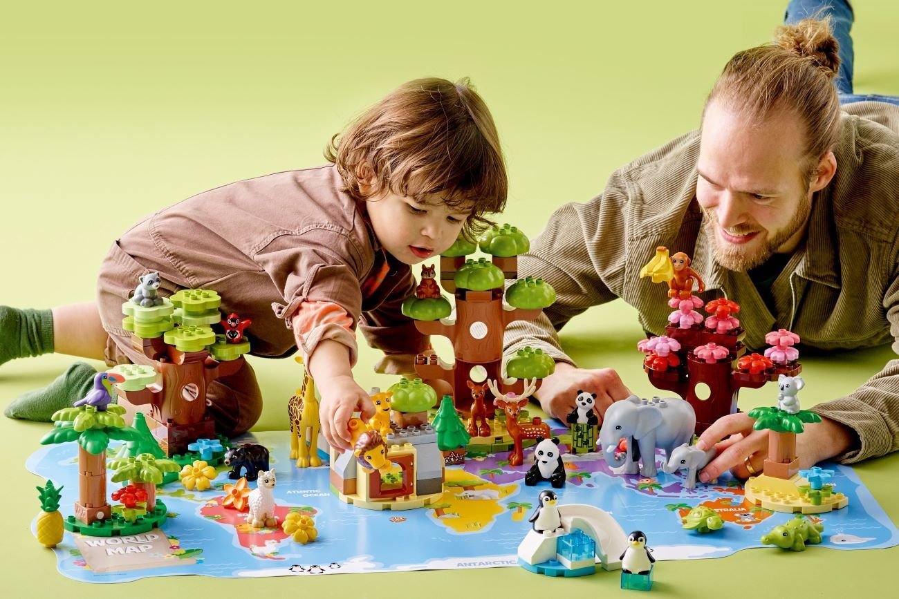 Jak bawić się klockami, by wspierać rozwój dzieci?