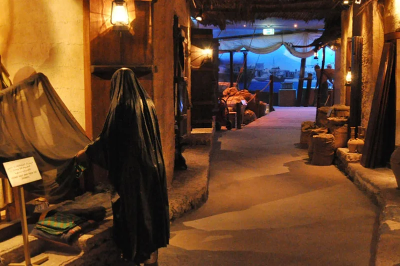 Wnętrze Muzeum Dubajskiego w dzielnicy Al Fahidi