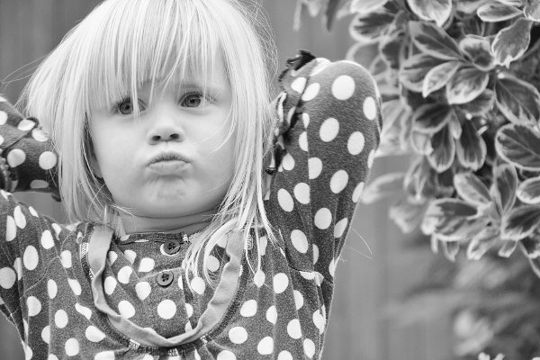 Fot. Pexels / [url=https://pixabay.com/en/girl-child-blond-pout-offended-537104/]Pezibear[/url]/[url=https://pixabay.com/en/service/terms/#usage]CC0 Public Domain[/url]