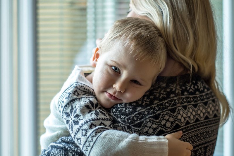 Oto decyzje rządu, które nie są korzystne dla matek i ich dzieci.
