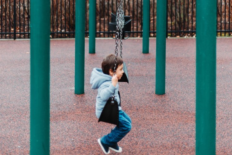 Kontakt z nieznajomym - ostrzeżenie mamy o bezpieczeństwie dzieci