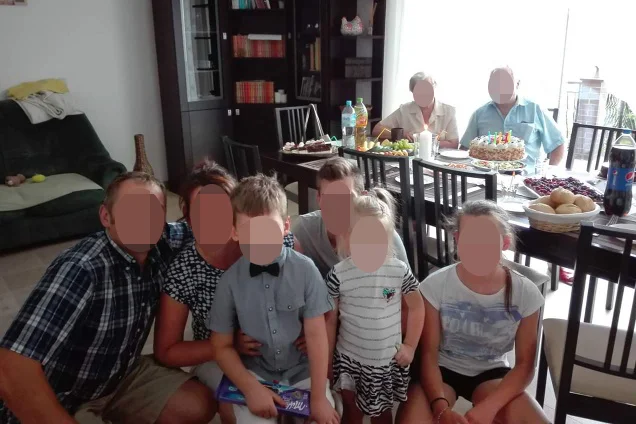 Pani Ula Groniec z mężem Radosławem i czwórką dzieci: Agnieszką, Alicją, Janem i Igorem. Jest jeszcze Mateusz i Dariusz, ale nie ma ich na zdjęciu