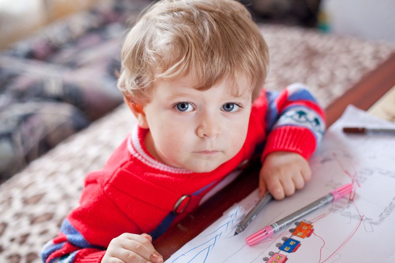 Warto uczyć dziecko obowiązków od najmłodszych lat.