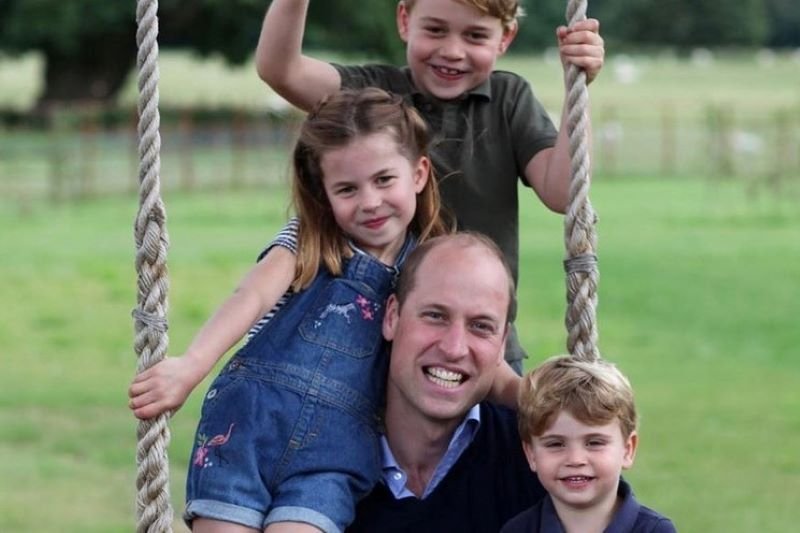 Internauci zachwycają się nowym zdjęciem Williama z dziećmi