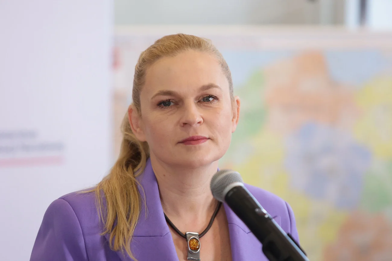 Barbara Nowacka podczas konferencji  dot. prac domowych w szkołach