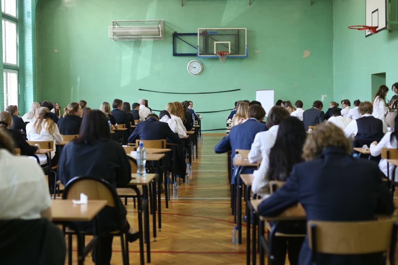 Maturzyści piszą najpierw egzamin z języka obcego zamiast z matematyki.