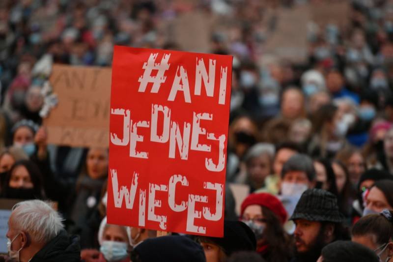 Referendum w sprawie aborcji nie powinno się odbyć