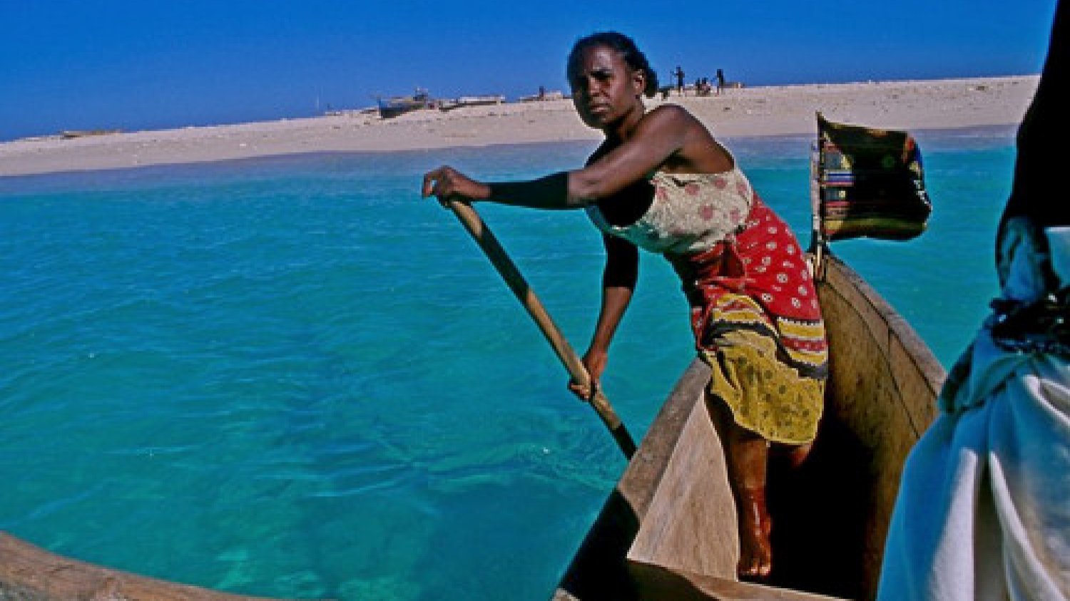 Kobieta z ludu Vezo na Madagaskarze. Podział ról jest tam konieczny, by społeczność morskich nomadów przetrwała. W naszym świecie onaleźć się we właściwej roli jest coraz trudniej.