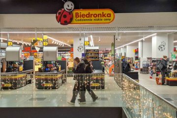 Sklep sieci Biedronka. Sklep sieci Biedronka.