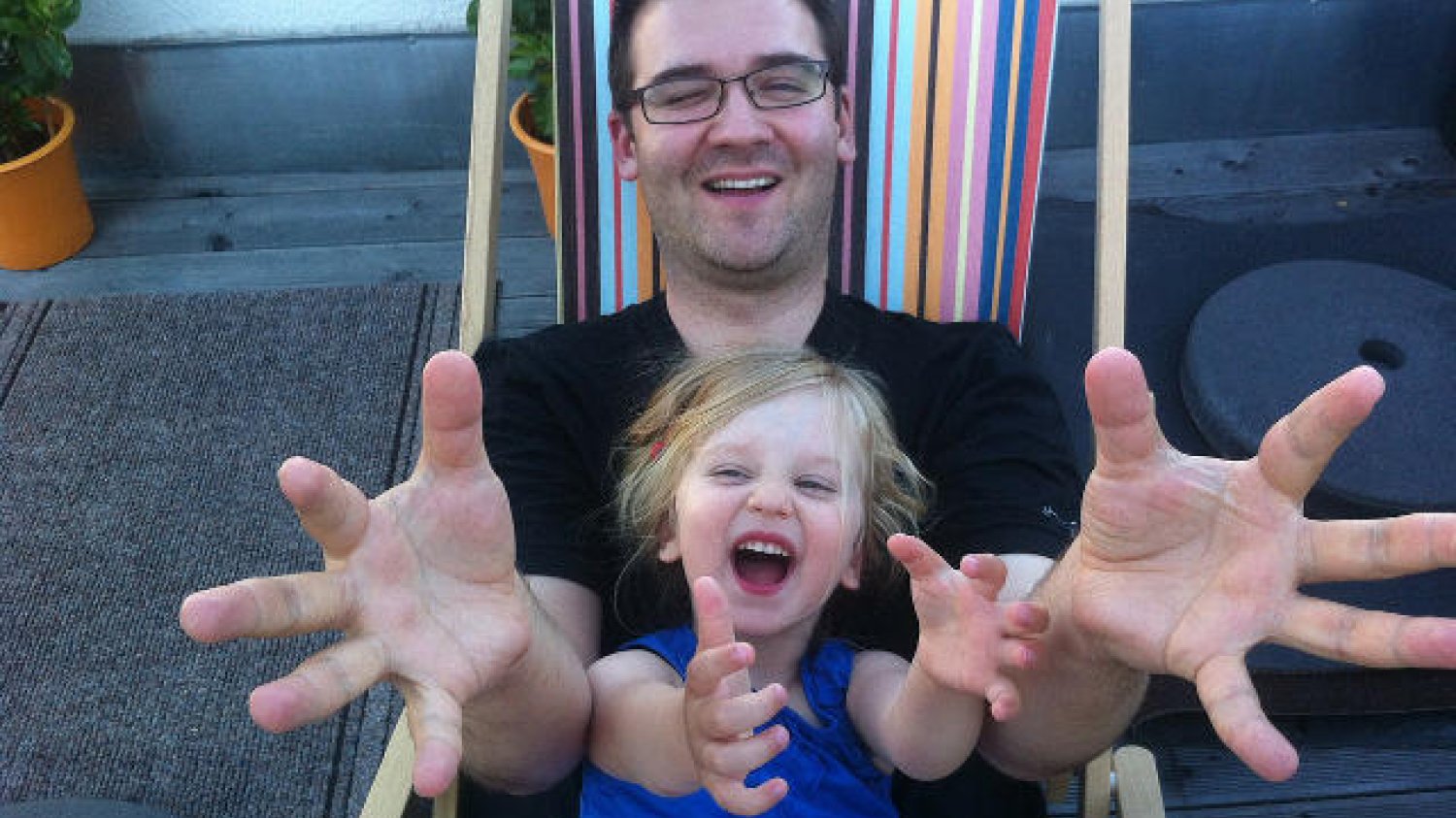 Fot. Pixabay / [url=http://pixabay.com/en/father-daughter-child-fun-laugh-342498/]hince[/url] / [url=http://pixabay.com/en/service/terms/#download_terms]CC0 Public Domain[/url]