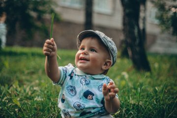 silna psychika, inteligencja emocjonalna, stabilna emocjonalność, emocje dziecka, samoświadomość, jak wychować silne psychicznie dziecko