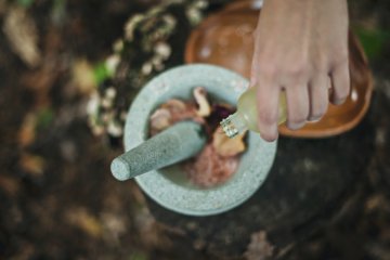 Apiterapia - co to jest i jak działa terapia miodem? Apiterapia - co to jest i jak działa terapia miodem?