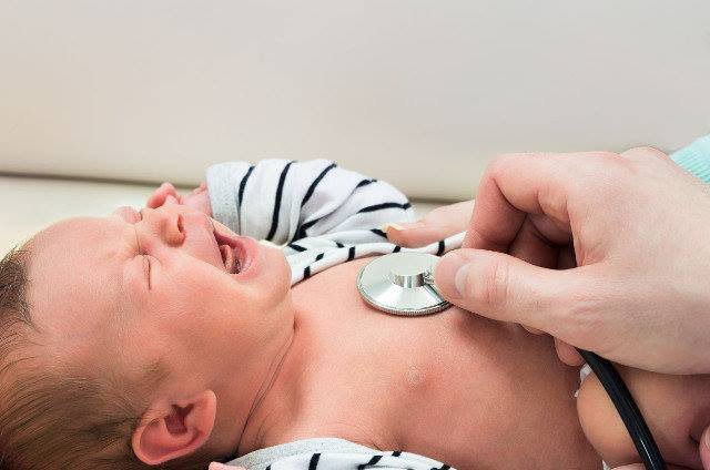 W polskich przychodniach brakuje pediatrów.