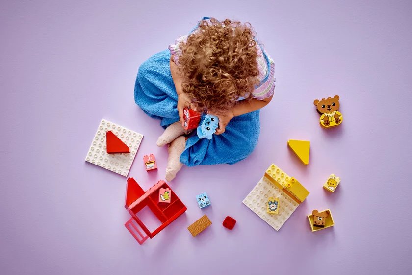 Zestaw LEGO DUPLO "Codzienne Rutyny: Jedzenie i Czas Spania" (10414)