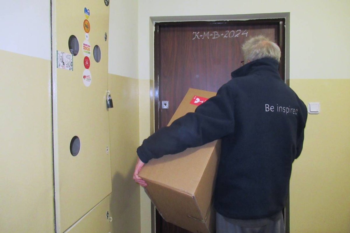 Każda rodzina dostanie tę tajemniczą przesyłkę. Rząd chce zadbać o spokój Polaków