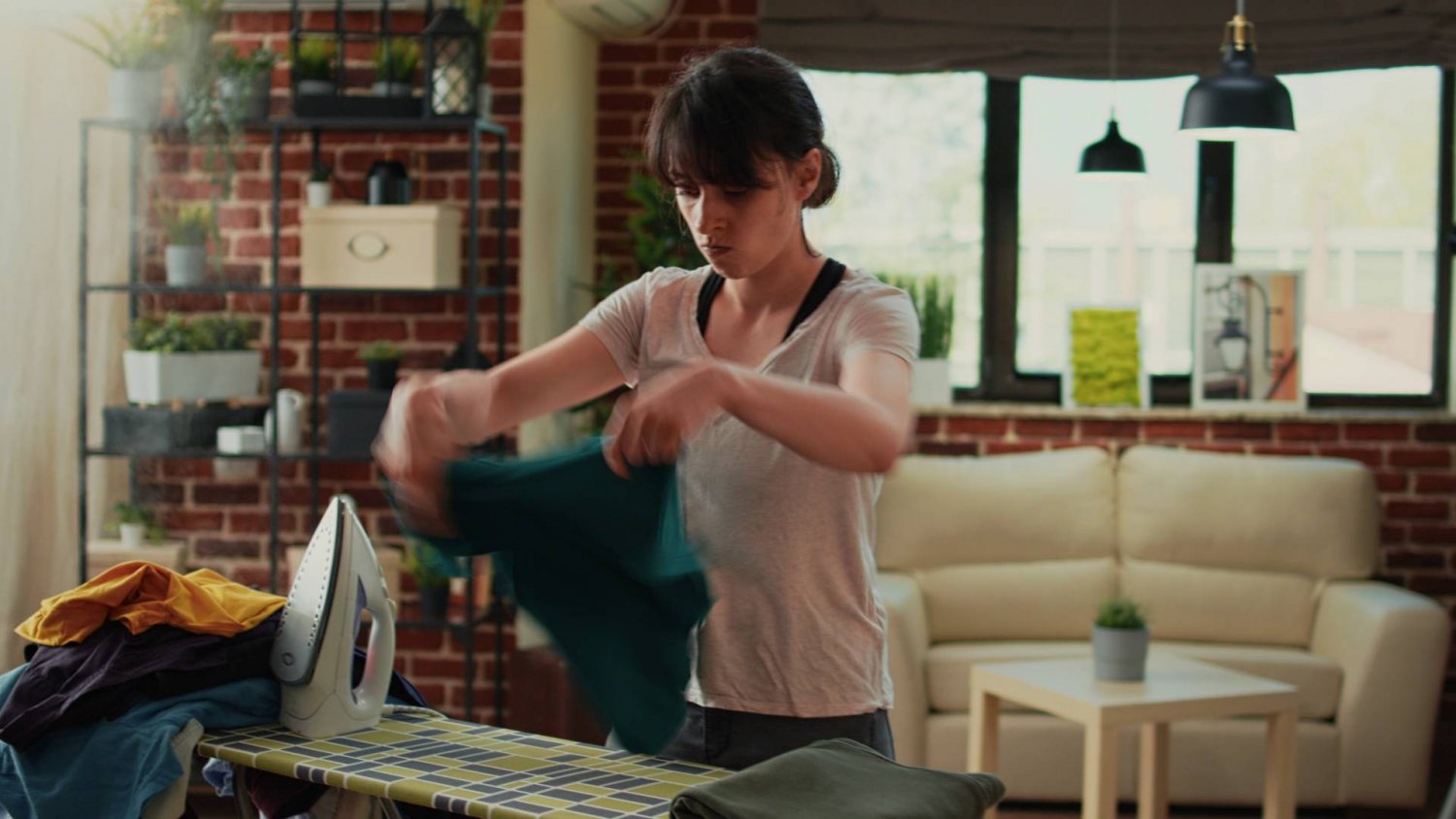 Mama zawsze musi, tata czasem może. Gdy słyszę o moich obowiązkach, staję się wojującą feministką