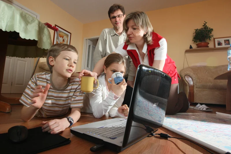 Edukacja zdalna - jakie można dostać kary za brak kamerki i mikrofonu Edukacja zdalna - jakie można dostać kary za brak kamerki i mikrofonu