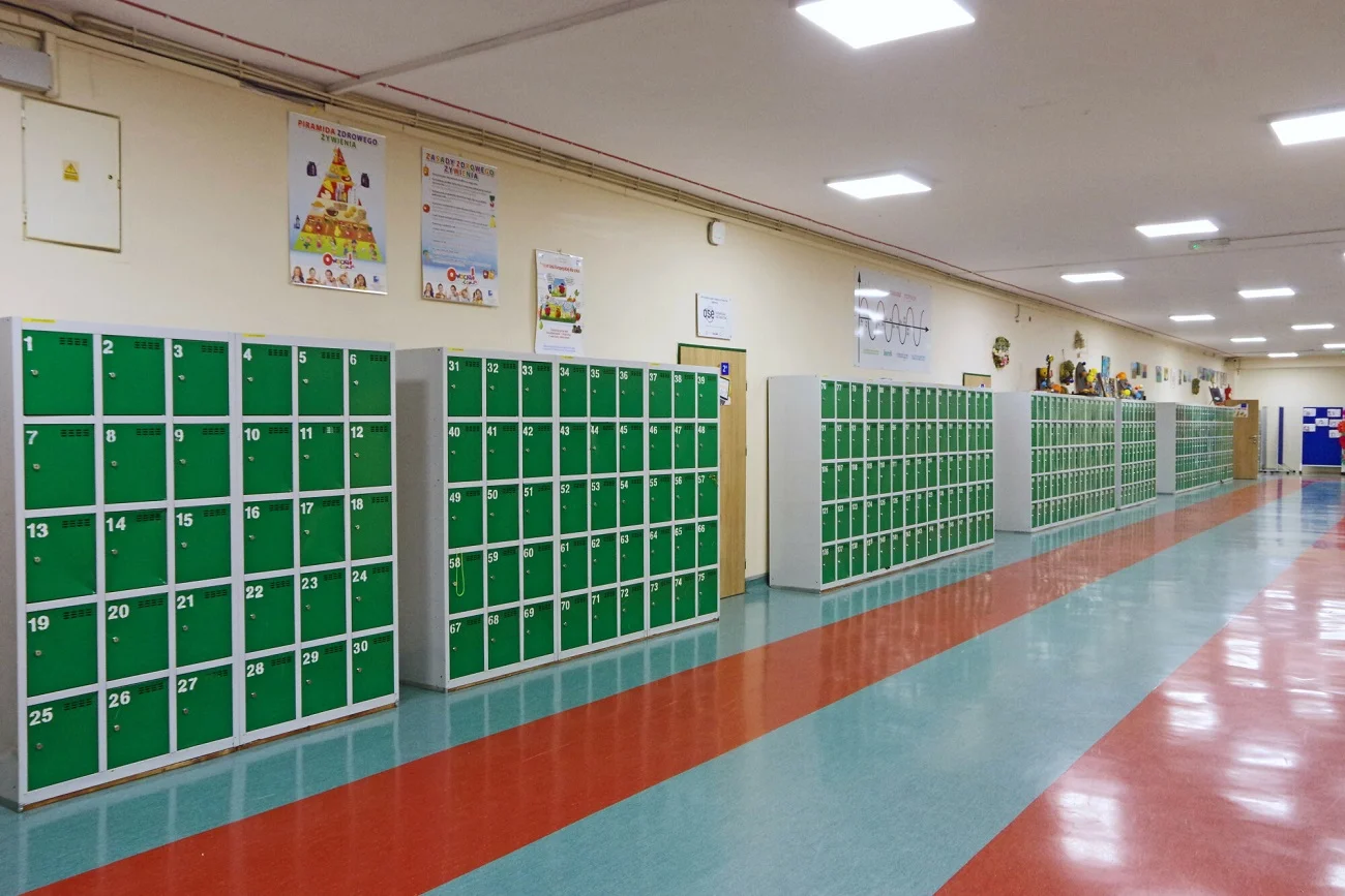 Dziennik elektroniczny ułatwia nauczycielom kontakt z rodzicami.