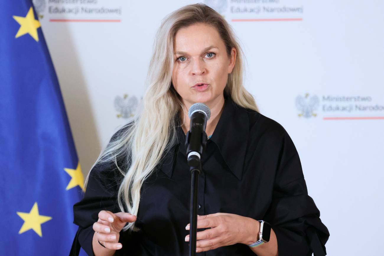 Barbara Nowacka, szefowa MEN, podczas konferencji.