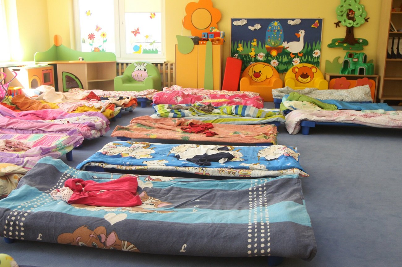 leżaki w przedszkolu