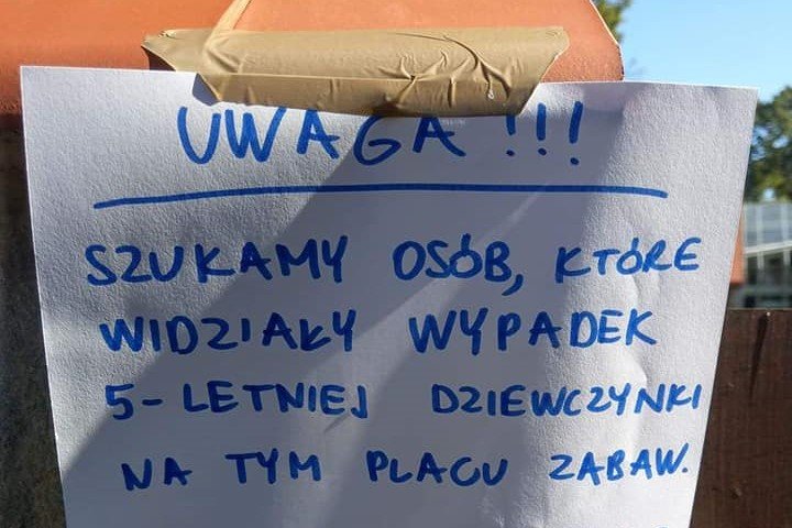 5-latka uległa groźnemu wypadkowi na placu zabaw. Rodzice szukają świadków