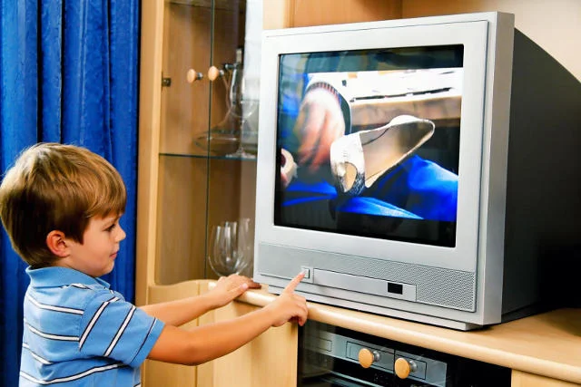 Przypominamy 5 popularnych programów telewizyjnych dla dzieci z lat 90-tych