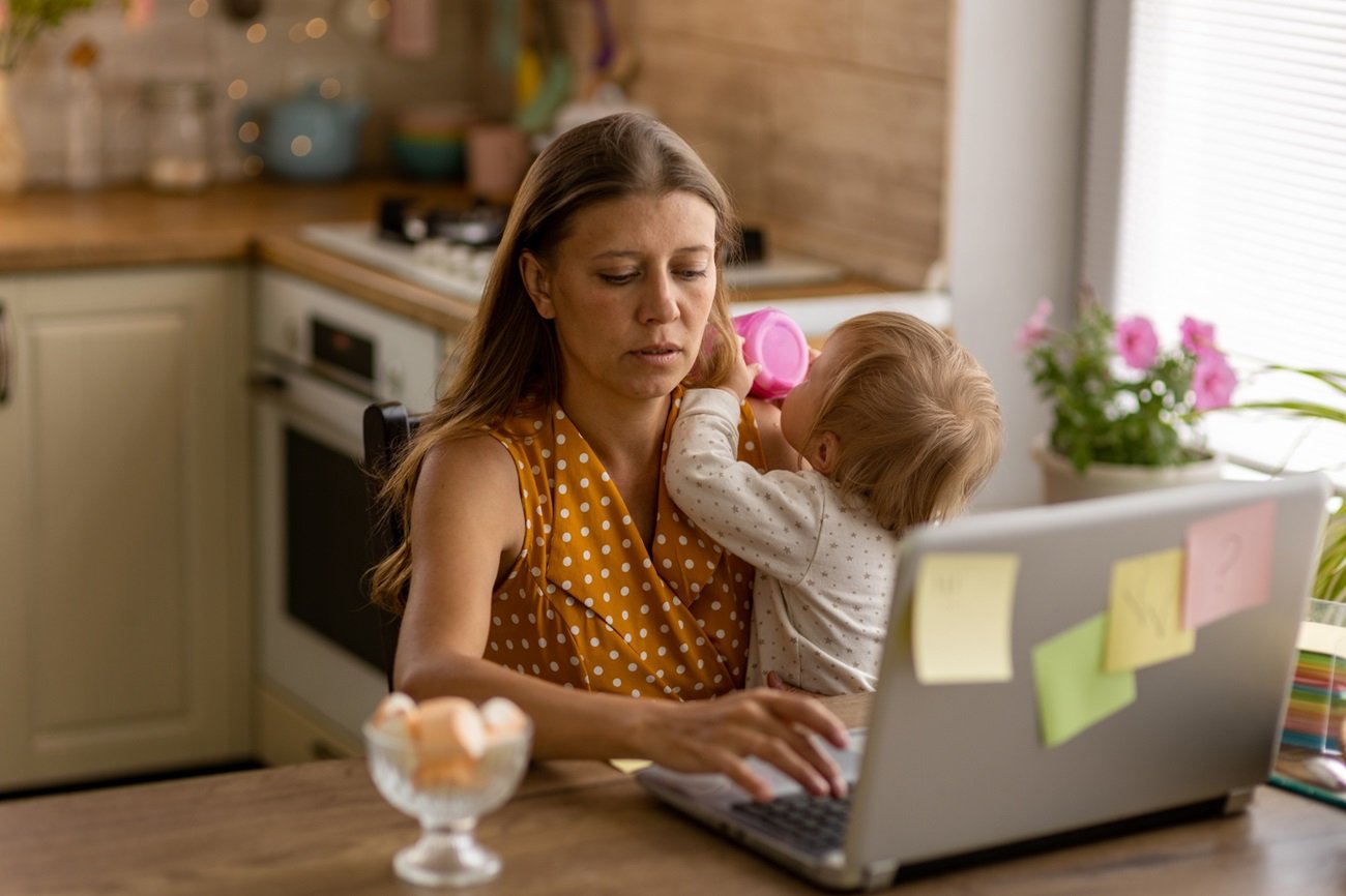 samotne matce należą się świadczenia