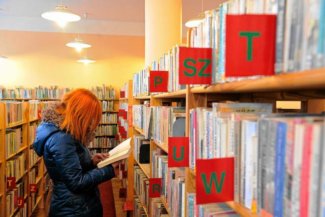 Aż 14 proc. gimnazjalistów w ogóle nie czyta książek - wynika z badań Instytutu Badań Edukacyjnych
